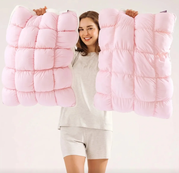CloudPuff™ – Ultrapuszysta Poduszka Chłodząca z Technologią Ice-Silk