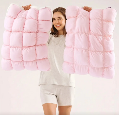 CloudPuff™ – Ultrapuszysta Poduszka Chłodząca z Technologią Ice-Silk